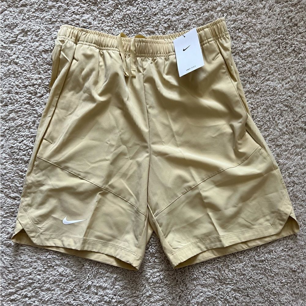 Nike Sideline Dri-FIT Athletic Training Shorts Cream